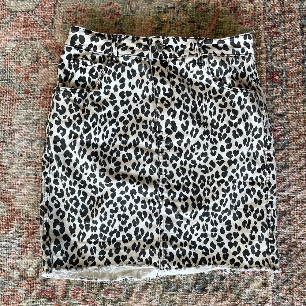 Leopard Print Mini Skirt in Black & White